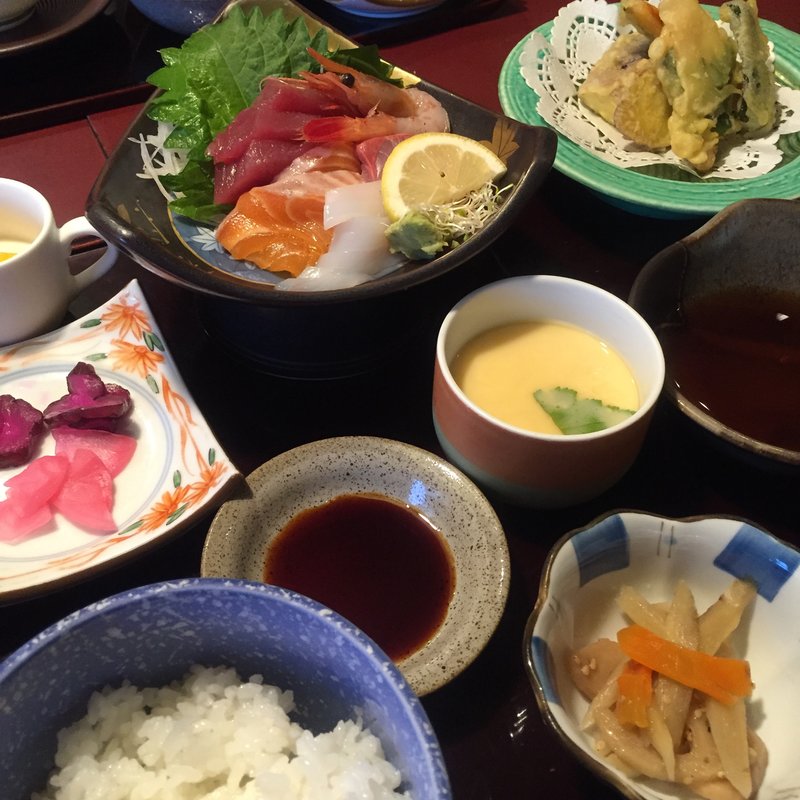 一番人気！造り御膳(泳ぎいか・ふぐ・いわし・大阪懐石料理・遊食遊膳 笹庵 （ささあん）)