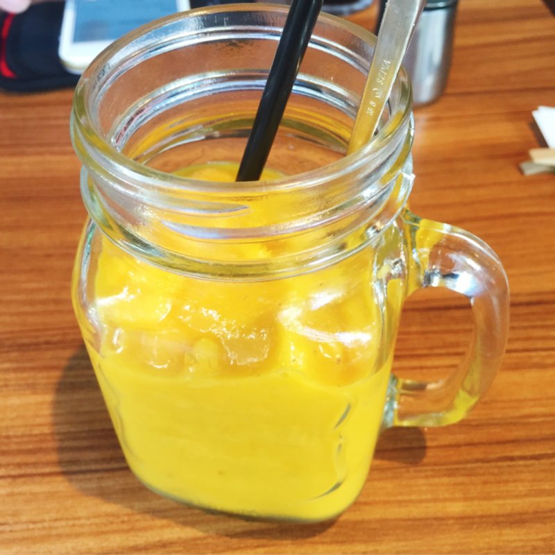 マンゴーバナナスムージー(マザームーンカフェ 千里店)