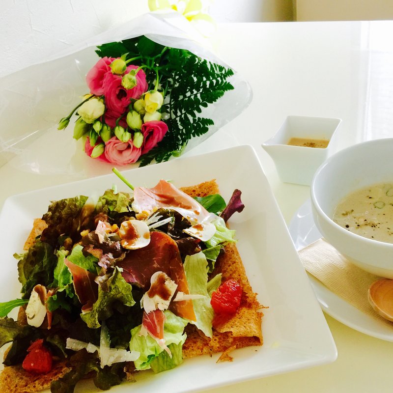 ハーブ野菜とパルマ産生ハムのガレット(cafe suave)