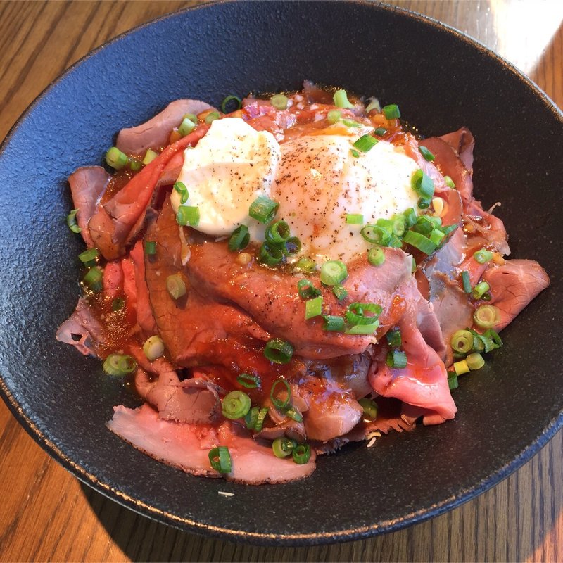 ローストビーフ丼(RIBLAB KITCHEN 横浜)