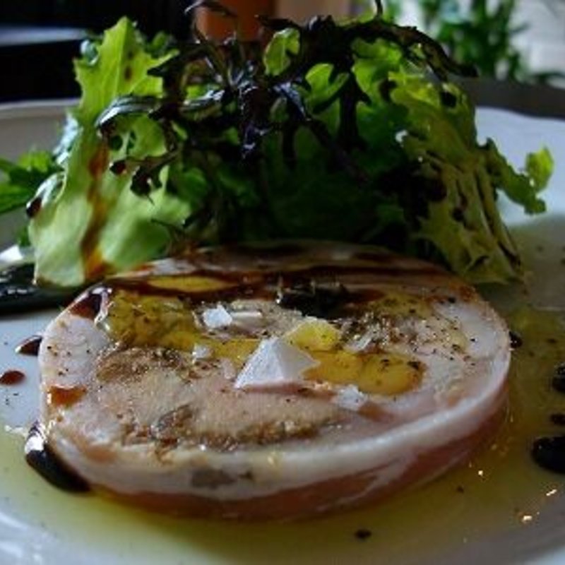純血バスク豚のテリーヌと枇杷のコンポート(オステリア アルコ （Osteria Arco）)