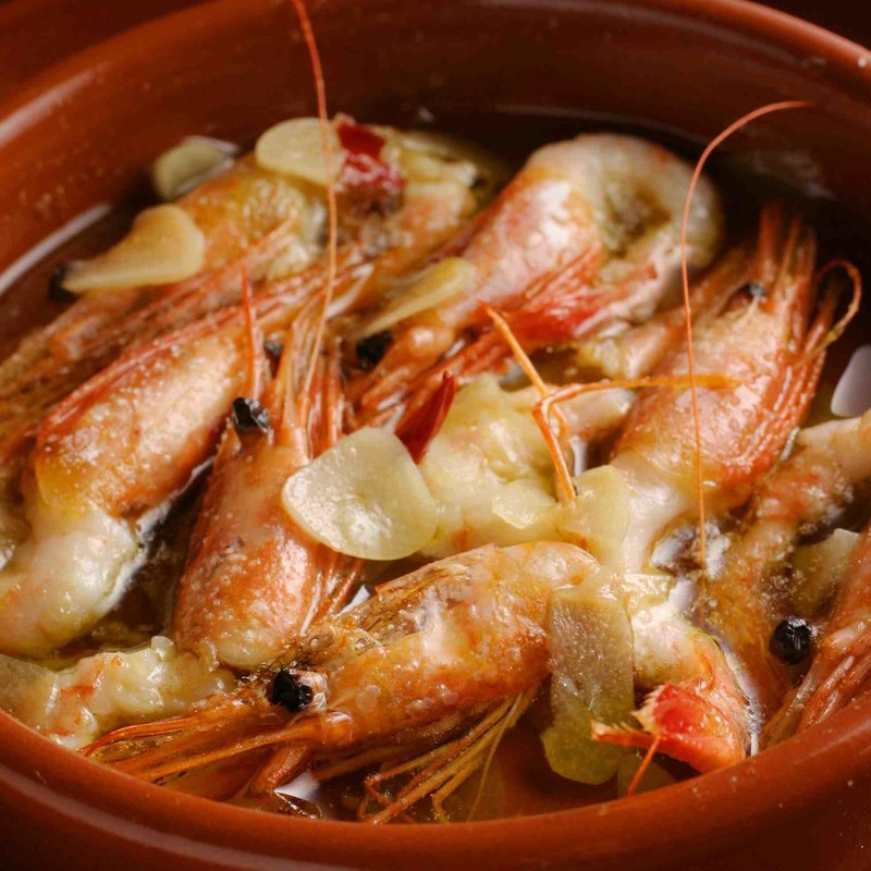 海老のアヒージョ(BAR de ESPANA ocho)