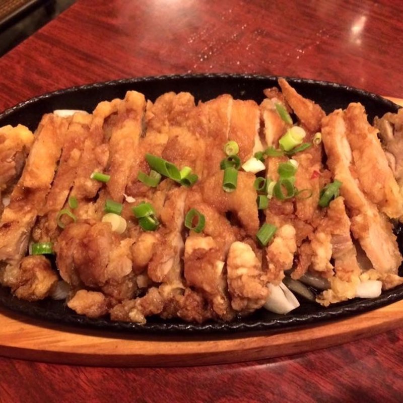 葱たっぷりの油淋鶏(健康中華庵 青蓮 神保町店 )