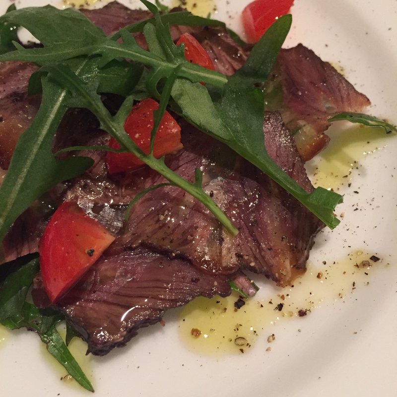 牛ほほ肉の赤ワイン漬(クルペオ)