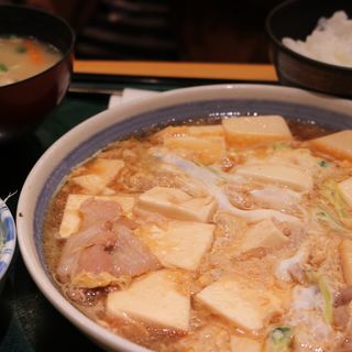 肉豆腐の玉子とじ定食(さちのや食堂 青戸店)