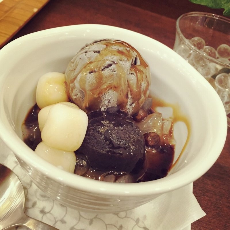 黒ごまパフェ(nana's green tea イオンモール筑紫野店)