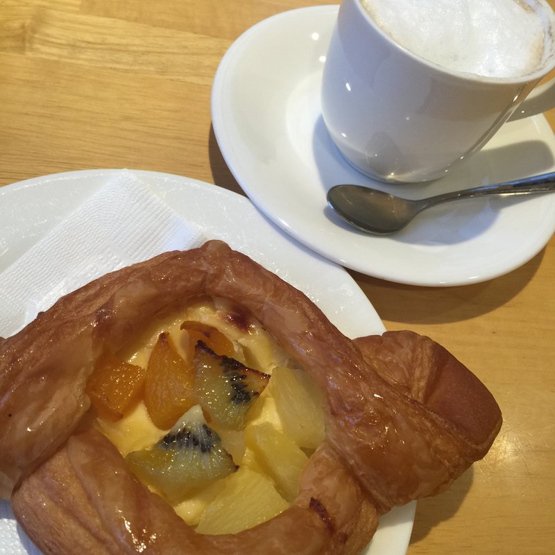 タルトパイとカフェオレ(ベーカリーカフェ デリーナ 塩竃店 )