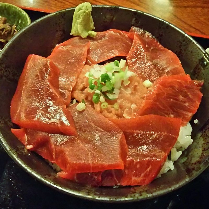 生本鮪丼(男鹿半島 東陽町店)