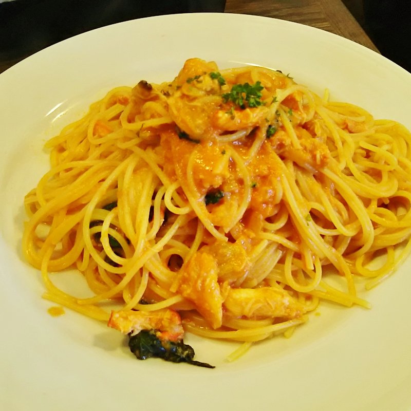 カニとあさり、ほうれん草のトマトクリームパスタ(Tocci （トッチ）)