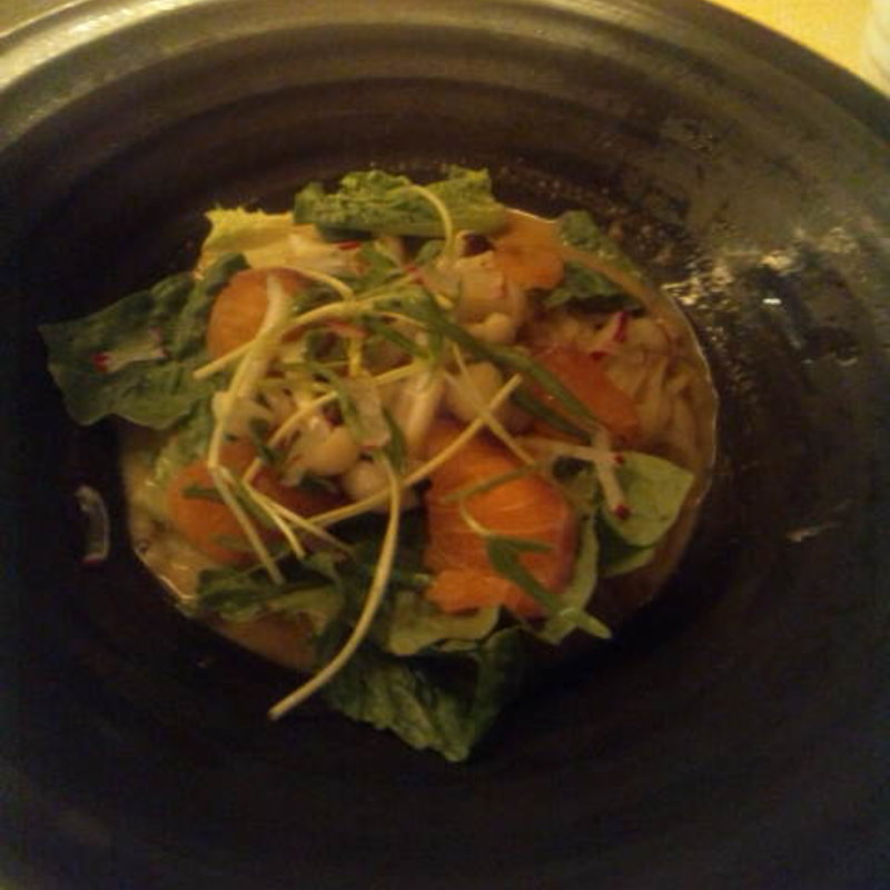 サーモンマリネと色々きのこのおうどん(おいしいおうどん つるとんたん BIS TOKYO)