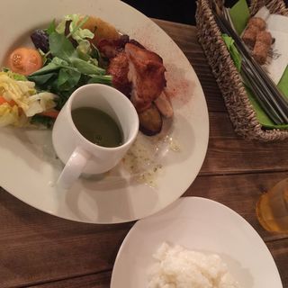温野菜とチキンの欧風カレー(cafeごはん カシェルポポ)