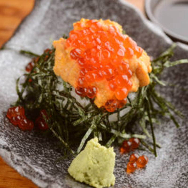 贅沢ウニ握り(サカナバル コラーレ)