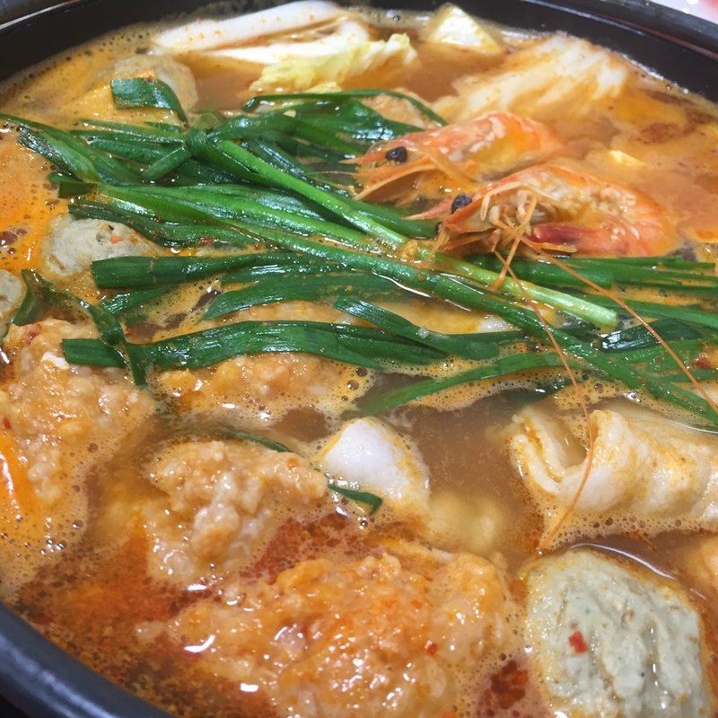 海鮮チゲ鍋(食処さんぞくや 東福岡店)