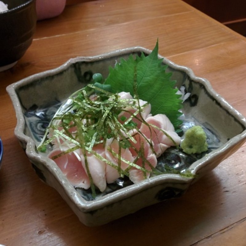 鶏刺し(真面目焼鳥 助平 )