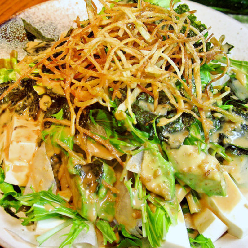 アボカドと海苔のごまだれサラダ(くいしん坊大将 日暮里店)