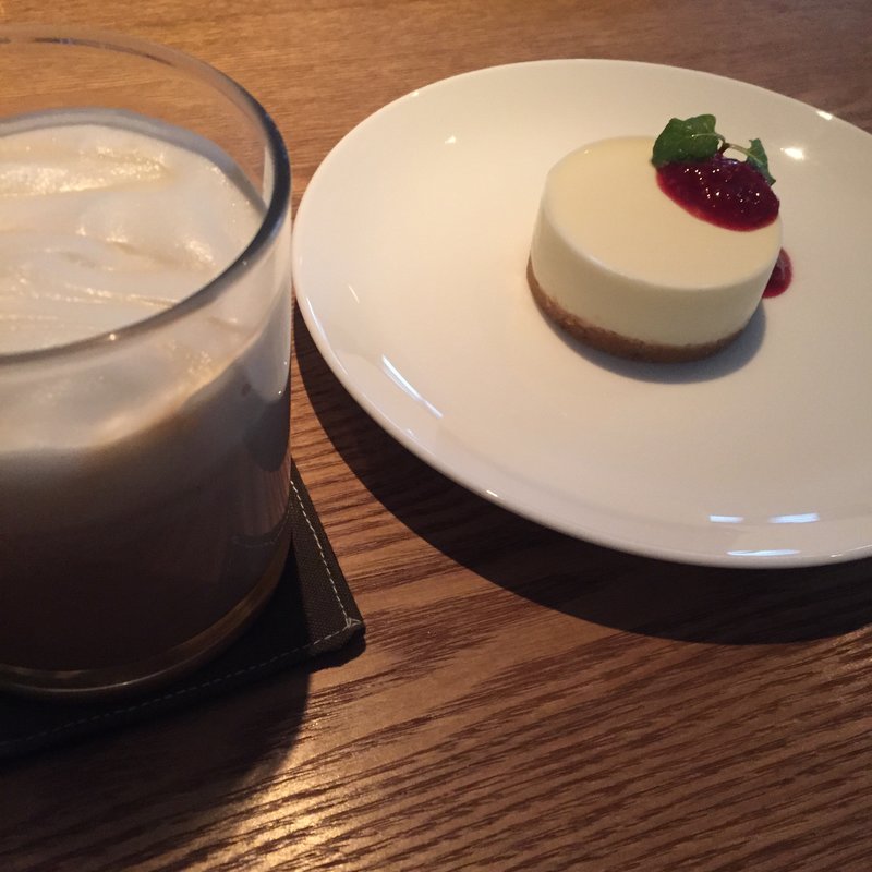 レアチーズケーキ(カフェハヴントウィーメットオーパス （cafe haven't we met opus）)