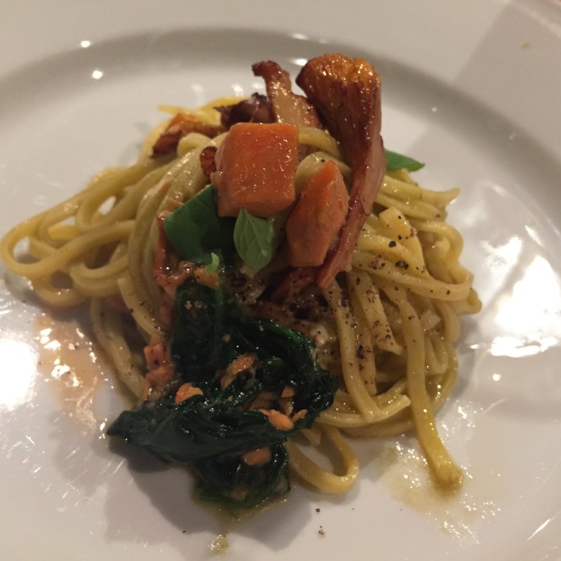 自家製ロングパスタ “バベッティーニ(Casita)