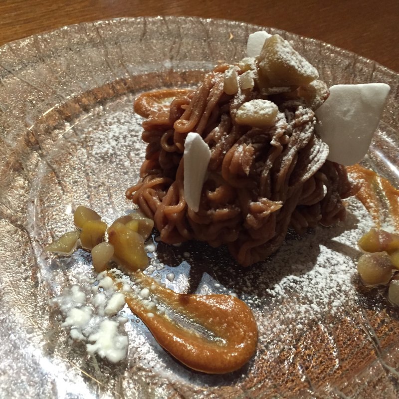 サクサクメレンゲの特製モンテビアンコ　キャラメルマロンソース(ハタケ青山 （HATAKE AOYAMA）)