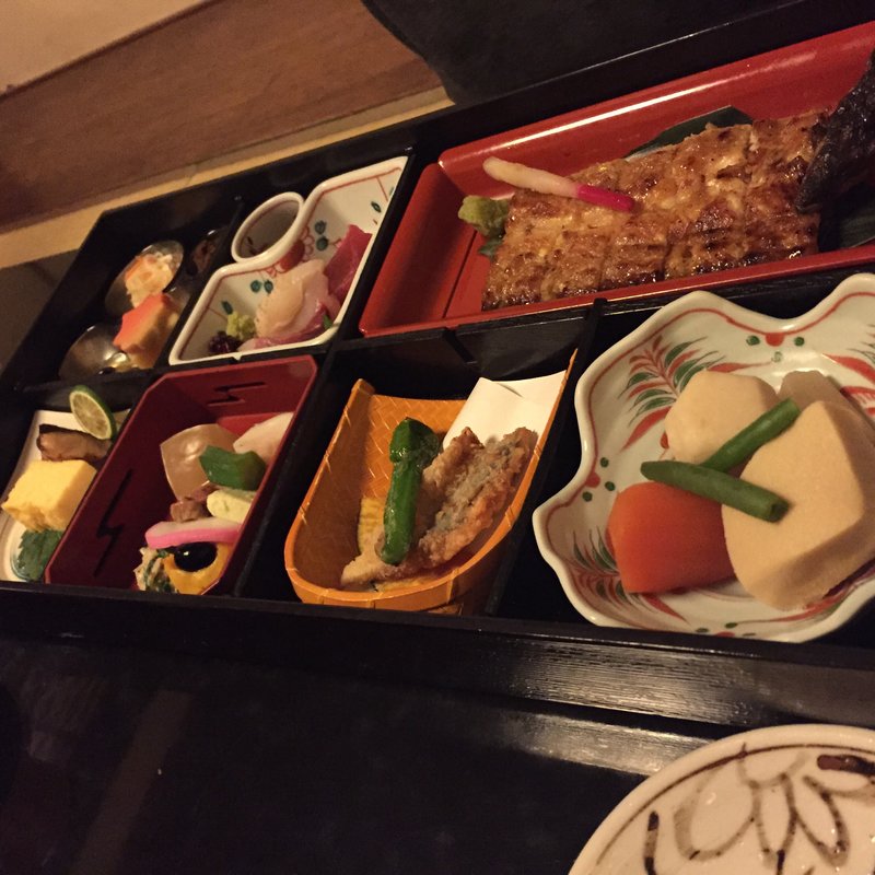 鰻松花堂御膳(吉里 谷中総本店)