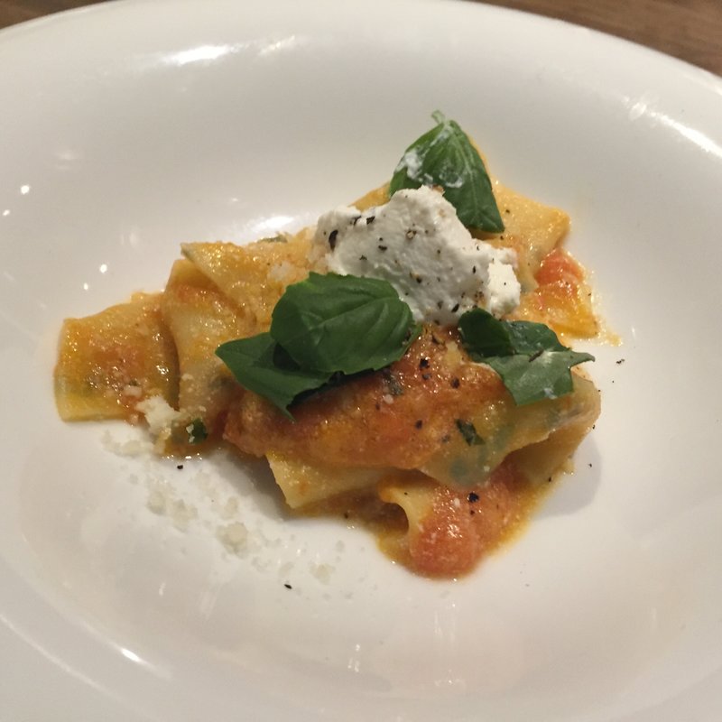 トマトとチーズのパスタ(Trattoria Ciaoro（トラットリア・チャオロ）)