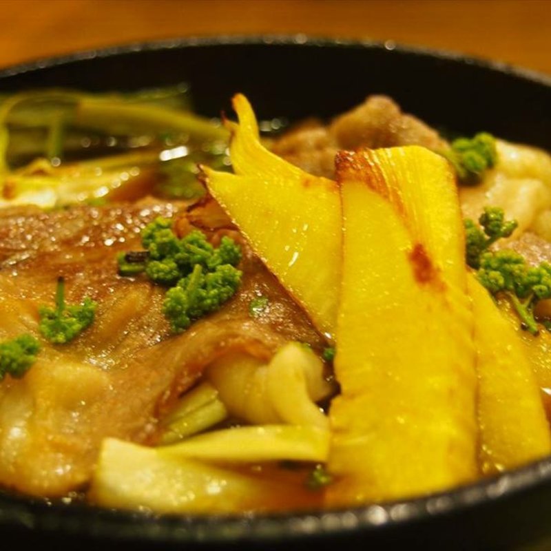 岩手牛すき焼き、たけのこ、うるい(日本橋 逢坂)