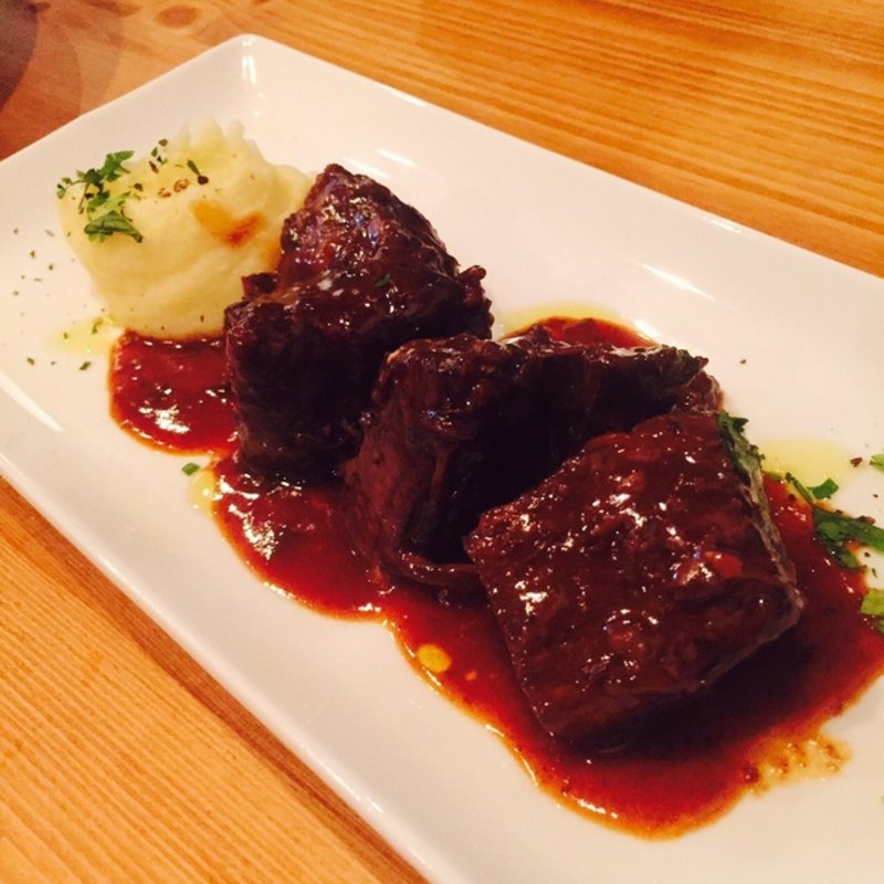 牛肉の赤ワイン煮込み(papasan)