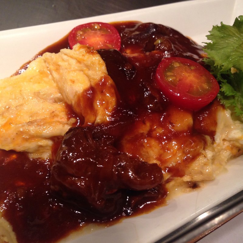 ふわふわチーズオムレツデミグラスソース(でりしゃす)