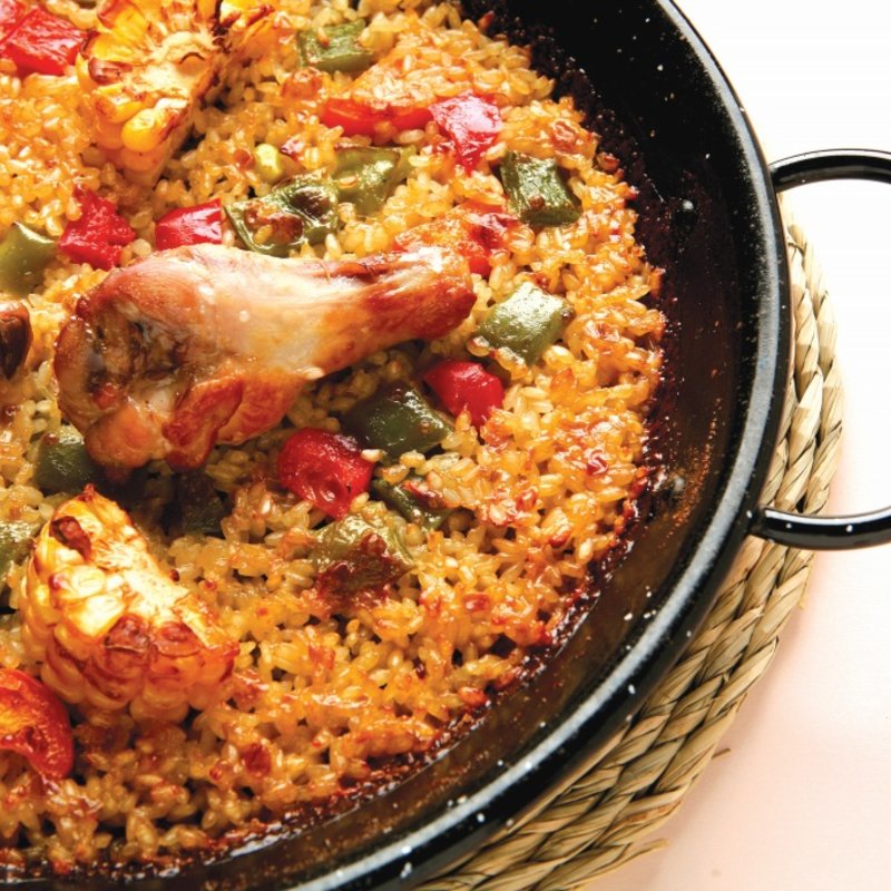 鶏と野菜の伝統的バレンシアのパエジャ(PACO DIEZ)