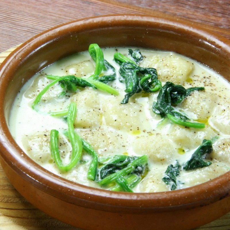 ニョッキ ゴルゴンゾーラ 法蓮草(DA PASQUALE )