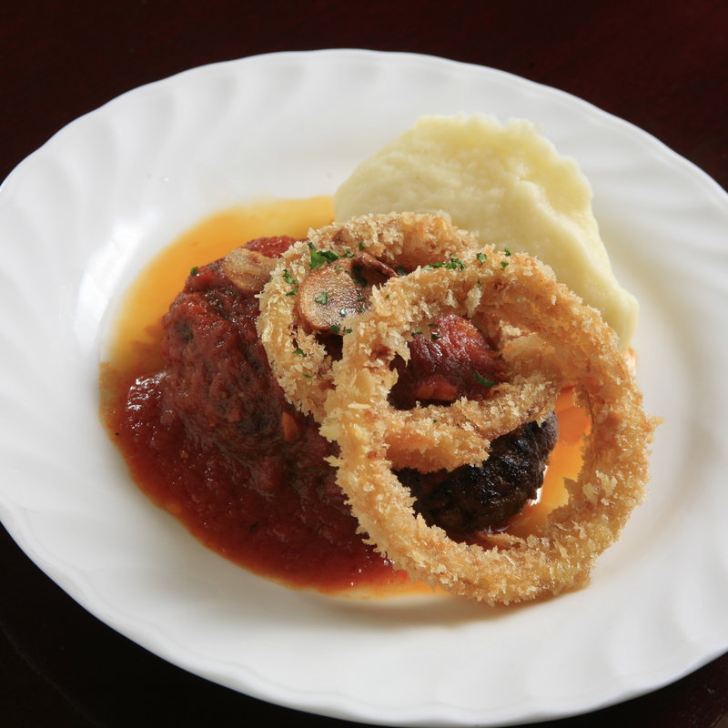 カーディナル特製 豚肉のギネス煮込み(パブ カーディナル 銀座店)