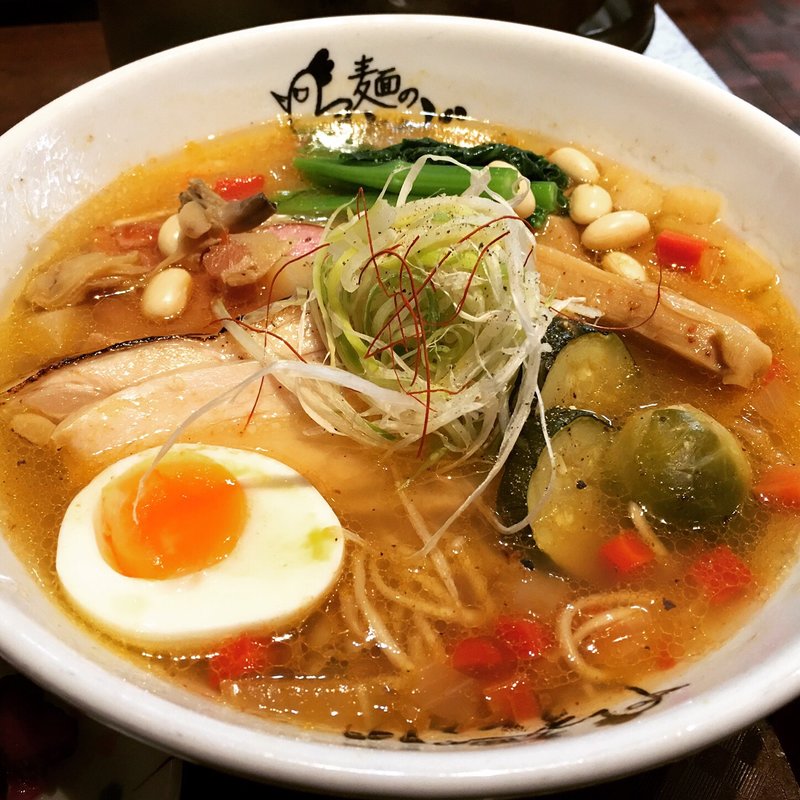 限定 あさりとベーコンのミネストローネ風ラーメン