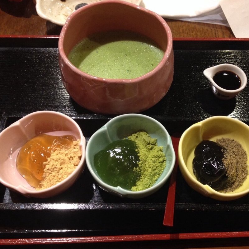 おうすととろけるわらびもち(峯嵐堂 平安神宮店 （ホウランドウ）)