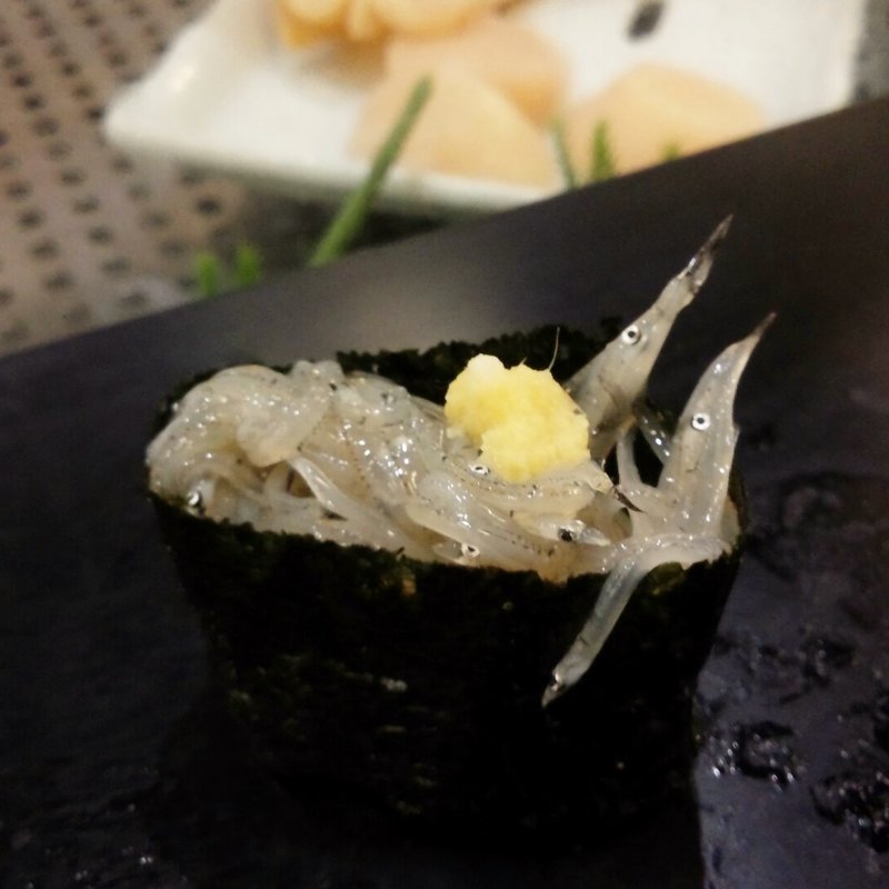 白魚(すしざんまい 本店)