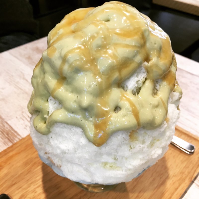 アボカド豆乳クリーム(ブン ブン ブラウ カフェ ウィズ ビーハイヴ （Bum Bun BLau Cafe with BeeHive）)