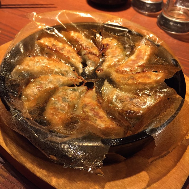 鉄鍋餃子 10個(博多餃子舎 603 横浜西口店 )