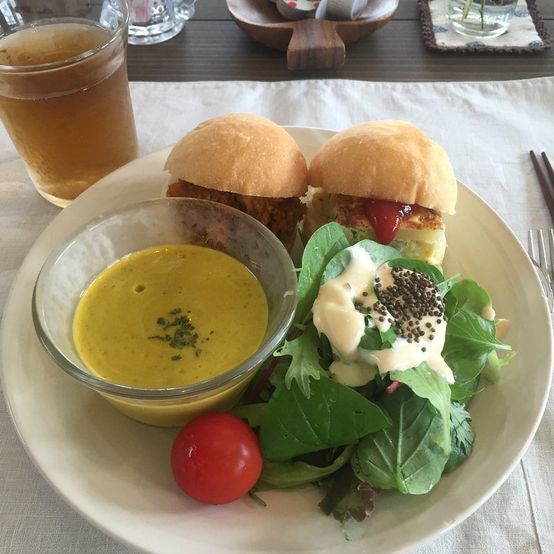 オムレツとキーマのサンドプレート(cafe Aomizu)