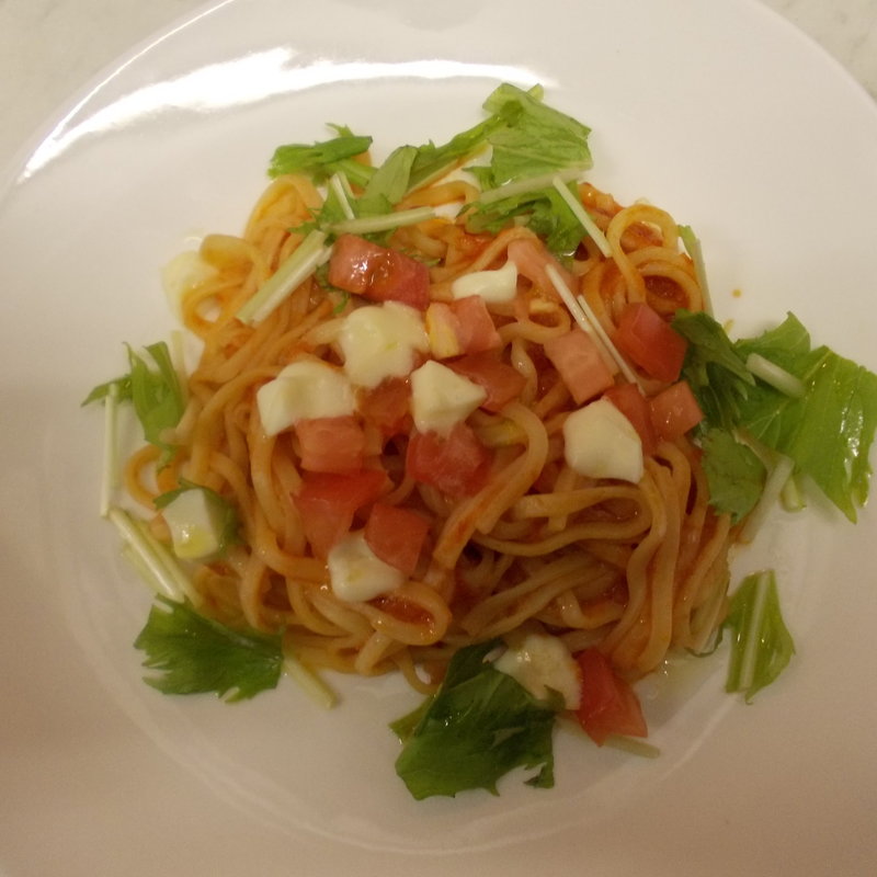 トマトとモッツアレラチーズのパスタ(ピッツェリア マルゲリータ )