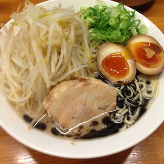 黒ニンニク味玉らー麺(麺屋　一 （ICHI）)