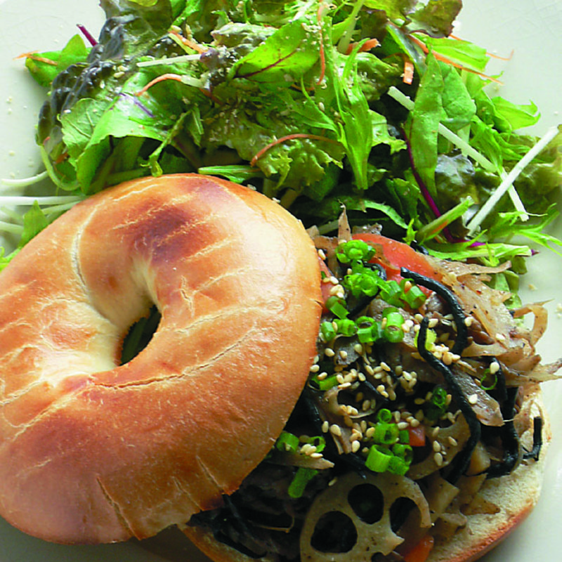 五目きんぴらサンド(プリュスカフェ)