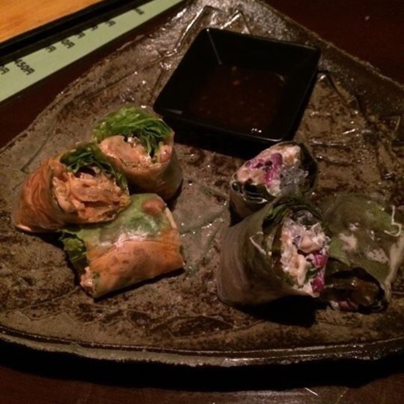 納豆春巻き(KITCHEN BAR 雑草家 （キッチンバー ザッソウヤ）)