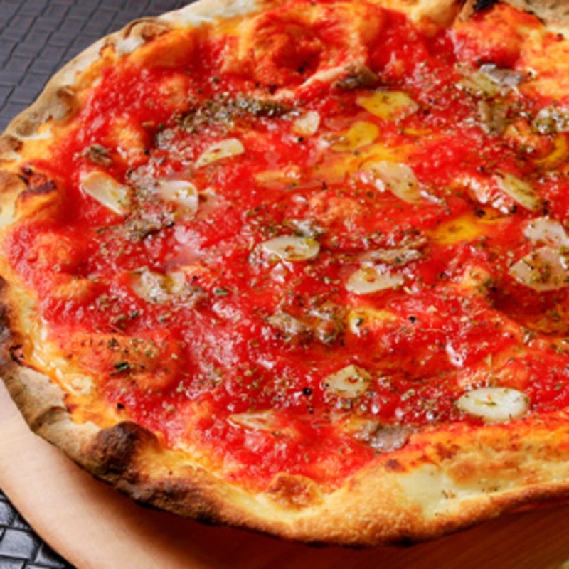 フレッシュトマトのピッツァ(P.C.M. パブ・カーディナル・マルノウチ)