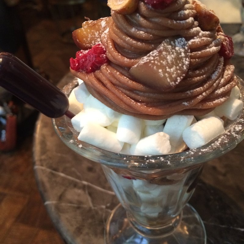 モンブランパフェ(シクスバイオリエンタルホテル)