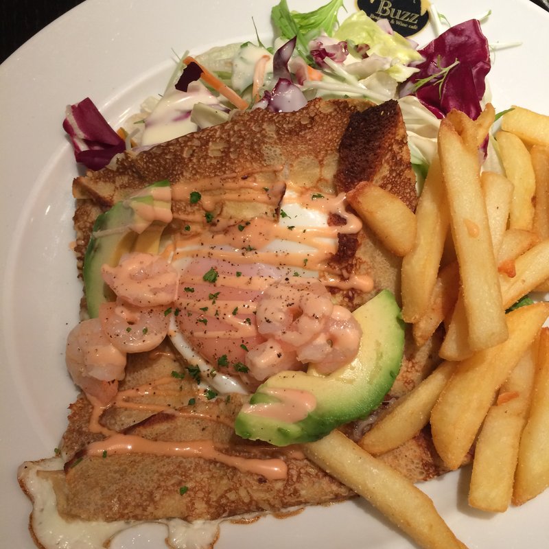 海老とアボカドのガレット(BUZZ 丸の内 （バズ）)