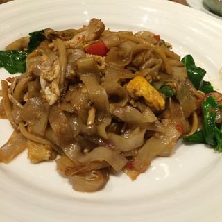 太麺辛口焼きビーフン(パッキーマオ)(ニア タイ （near ThaiL）)