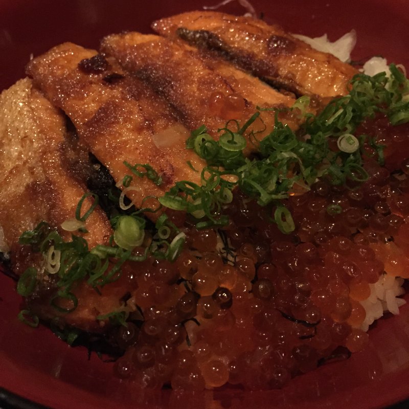 サーモンステーキとイクラの秋色親子丼(和民 門前仲町店 )