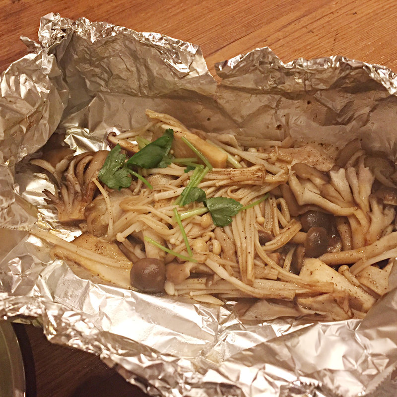 きのこ5種のバターホイル焼き(水炊き・焼き鳥 とりいちず 大井町西口店 )