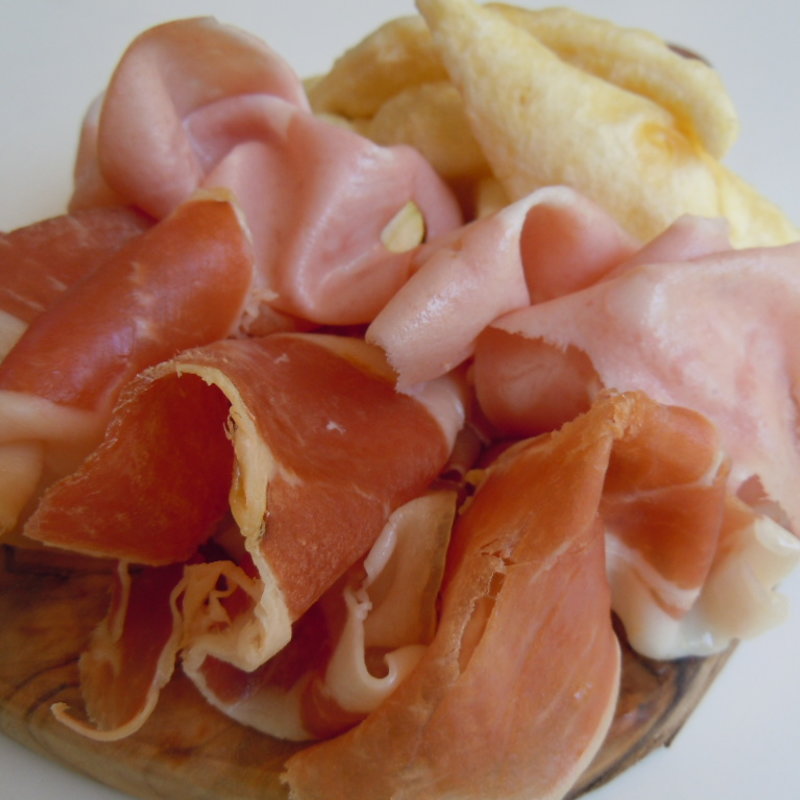 熟成ハム各種盛り合わせ(パンツェロッテリア)