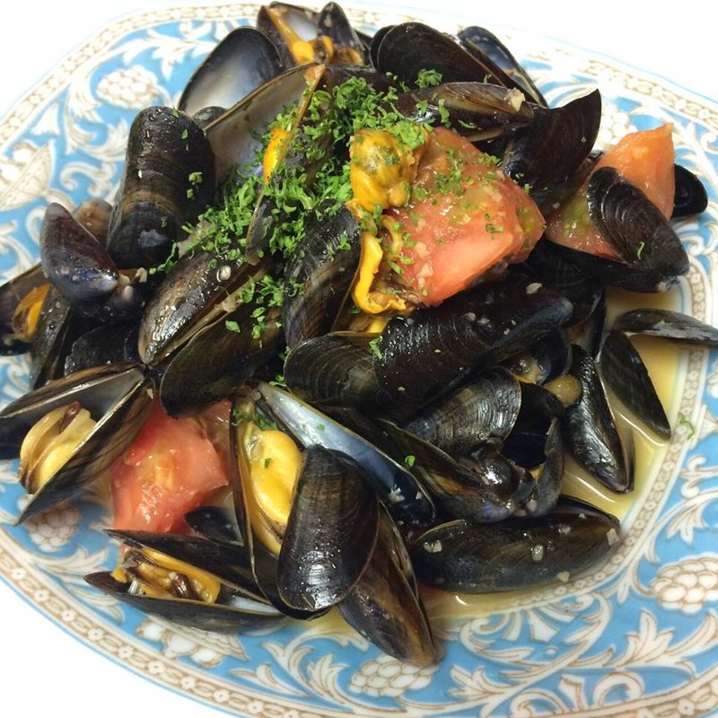 ムール貝の白ワイン蒸し(PURELY)