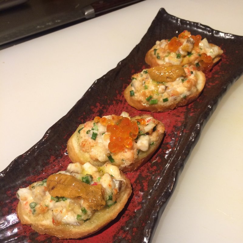 ズワイガニと蟹味噌のブルスケッタ(和食バル ジャポン)