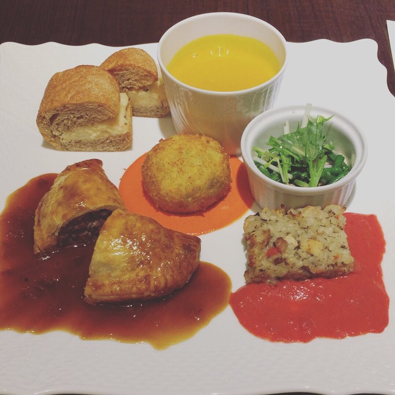 今週のワンプレートランチ(ダマンリュミエール)